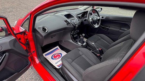 Used Ford Fiesta 2015 for sale - 76305659: Photo 15
