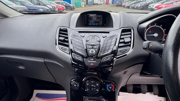 Used Ford Fiesta 2015 for sale - 76305659: Photo 19