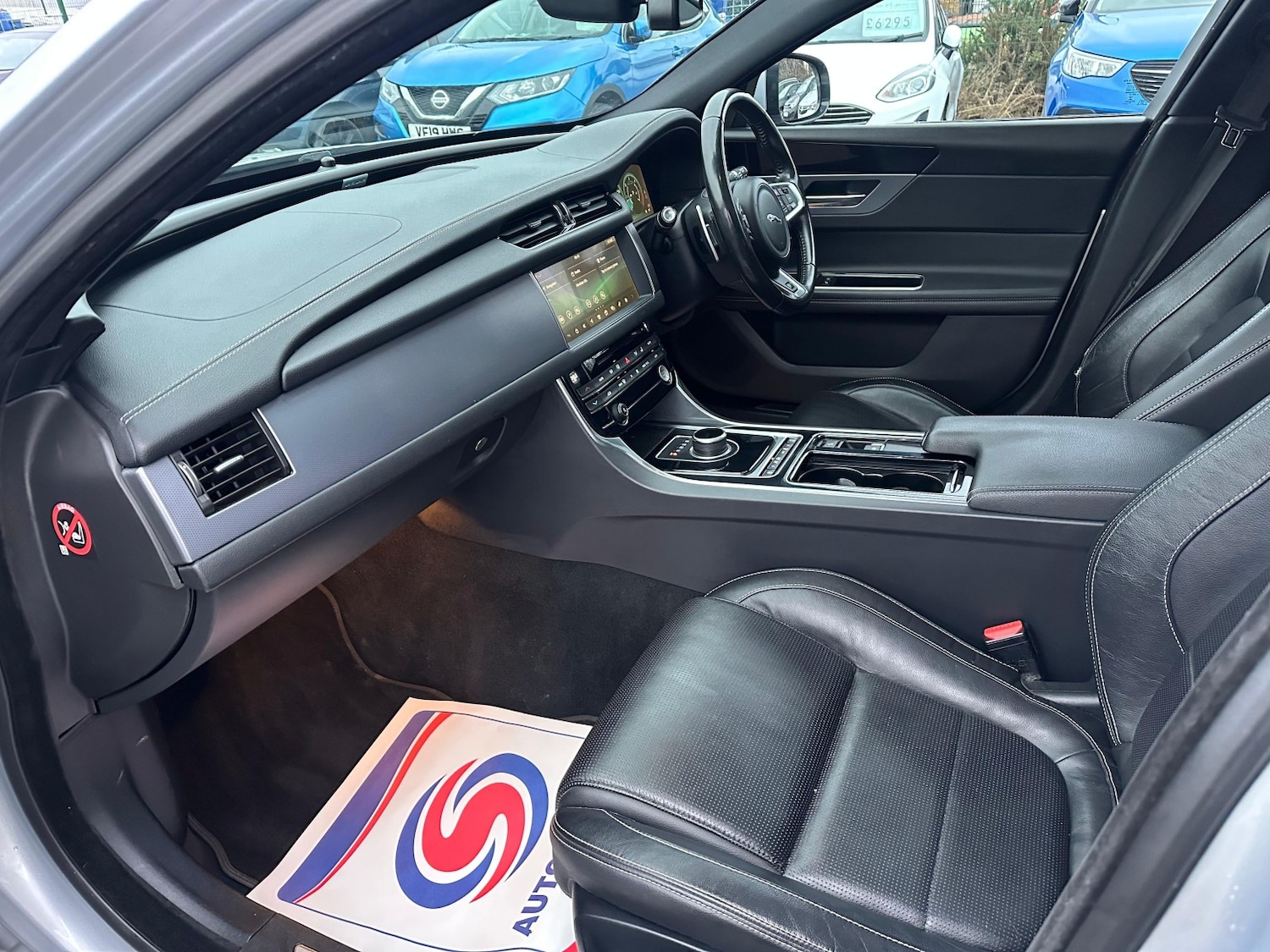 Used Jaguar XF 2017 for sale - 77391933: Photo 12