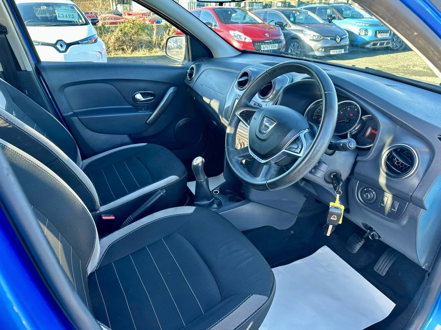 Used Dacia Sandero Stepway 2017 for sale - 77792845: Photo 15