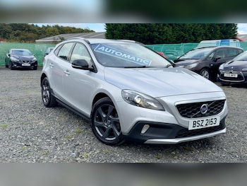 2015 - D2 [120] Cross Country Lux 5dr Geartronic