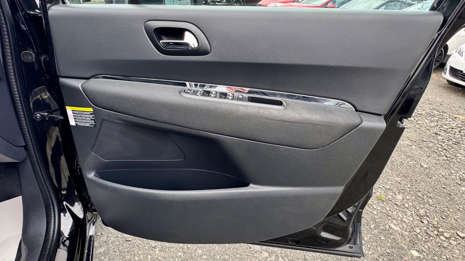 Used Peugeot 5008 2017 for sale - 76461544: Photo 21