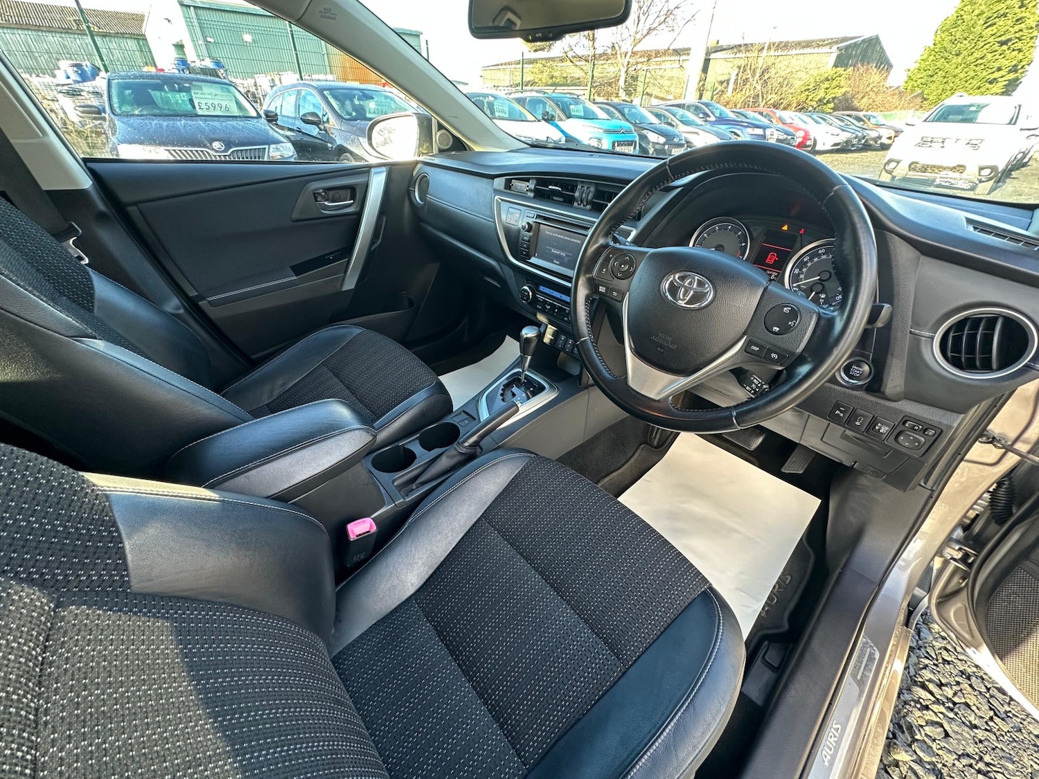 Used Toyota Auris 2014 for sale - 77891619: Photo 14