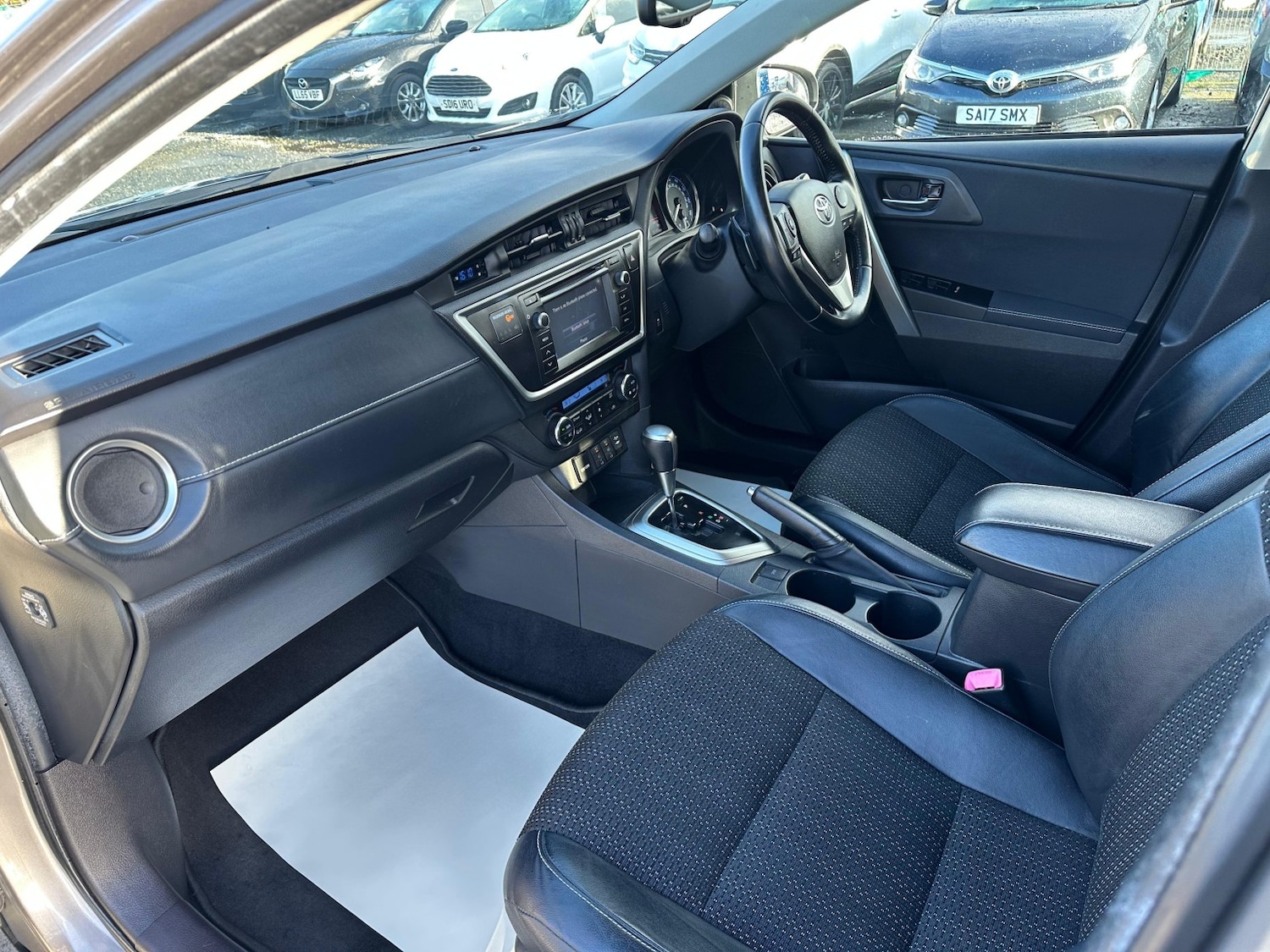 Used Toyota Auris 2014 for sale - 77891619: Photo 15