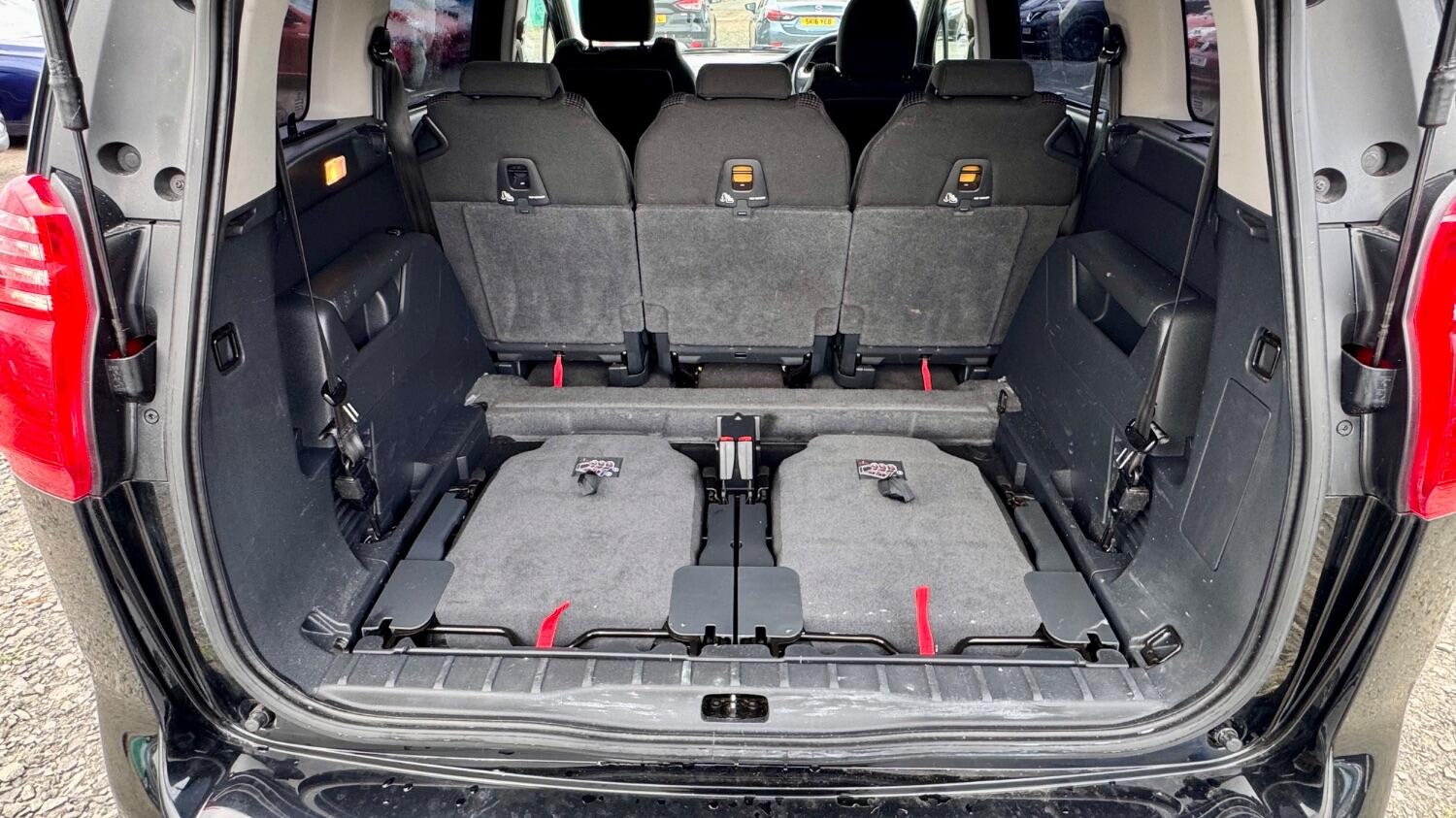 Used Peugeot 5008 2017 for sale - 76553943: Photo 16