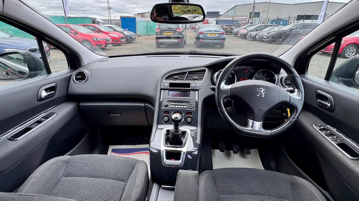 Used Peugeot 5008 2017 for sale - 76553943: Photo 17