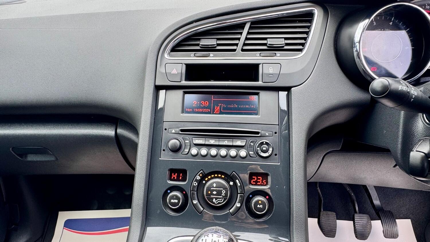 Used Peugeot 5008 2017 for sale - 76553943: Photo 23