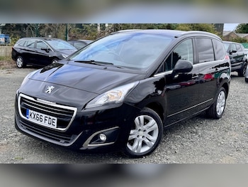 Used Peugeot 5008 2017 for sale - 76553943: Photo