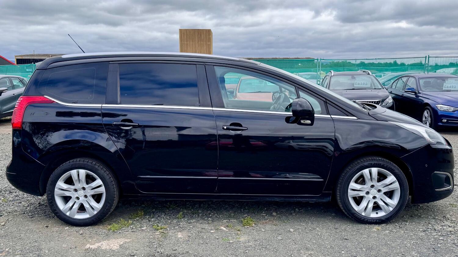 Used Peugeot 5008 2017 for sale - 76553943: Photo 9