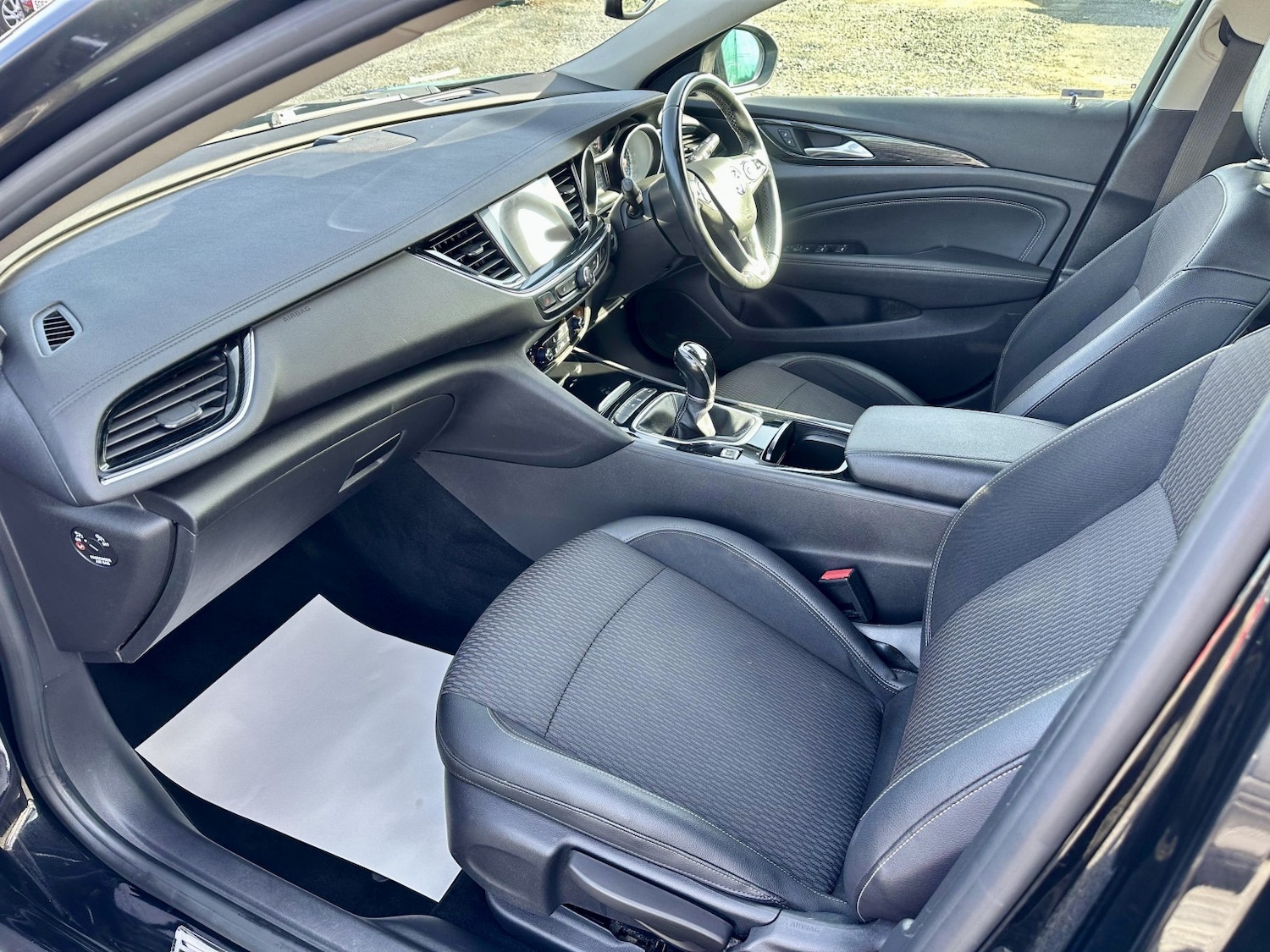 Used Vauxhall Insignia 2017 for sale - 77961936: Photo 12