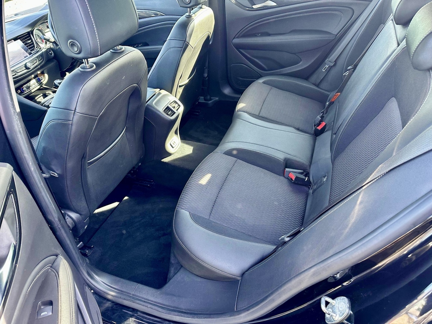 Used Vauxhall Insignia 2017 for sale - 77961936: Photo 16