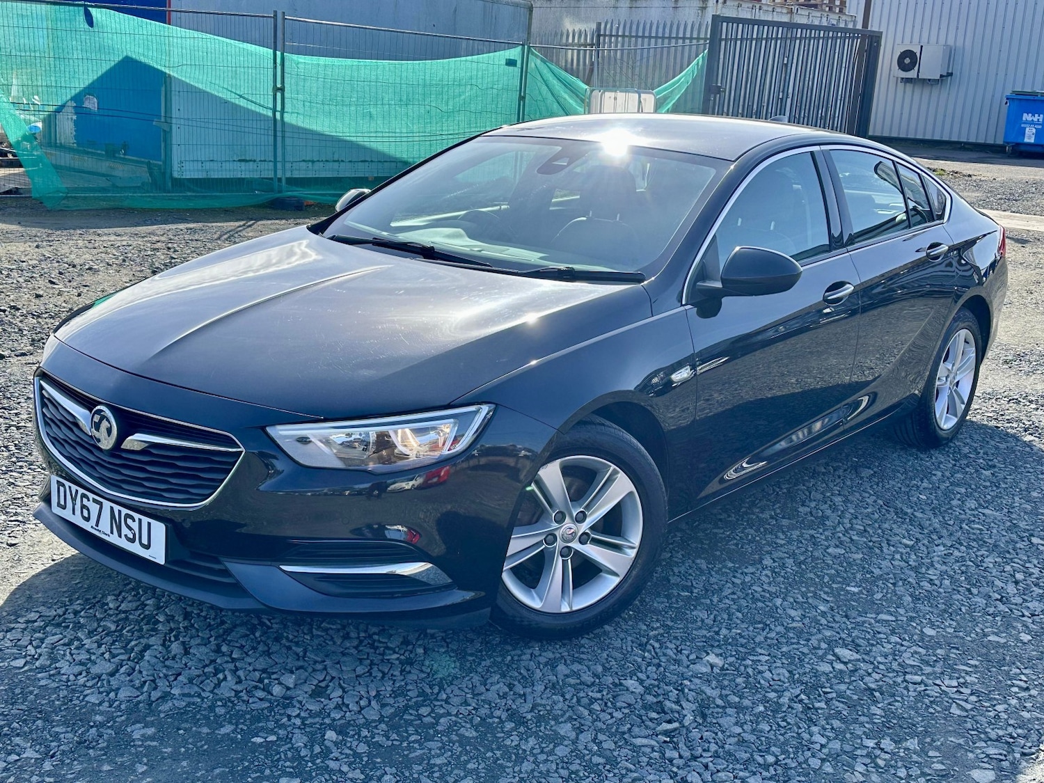 Used Vauxhall Insignia 2017 for sale - 77961936: Photo 3