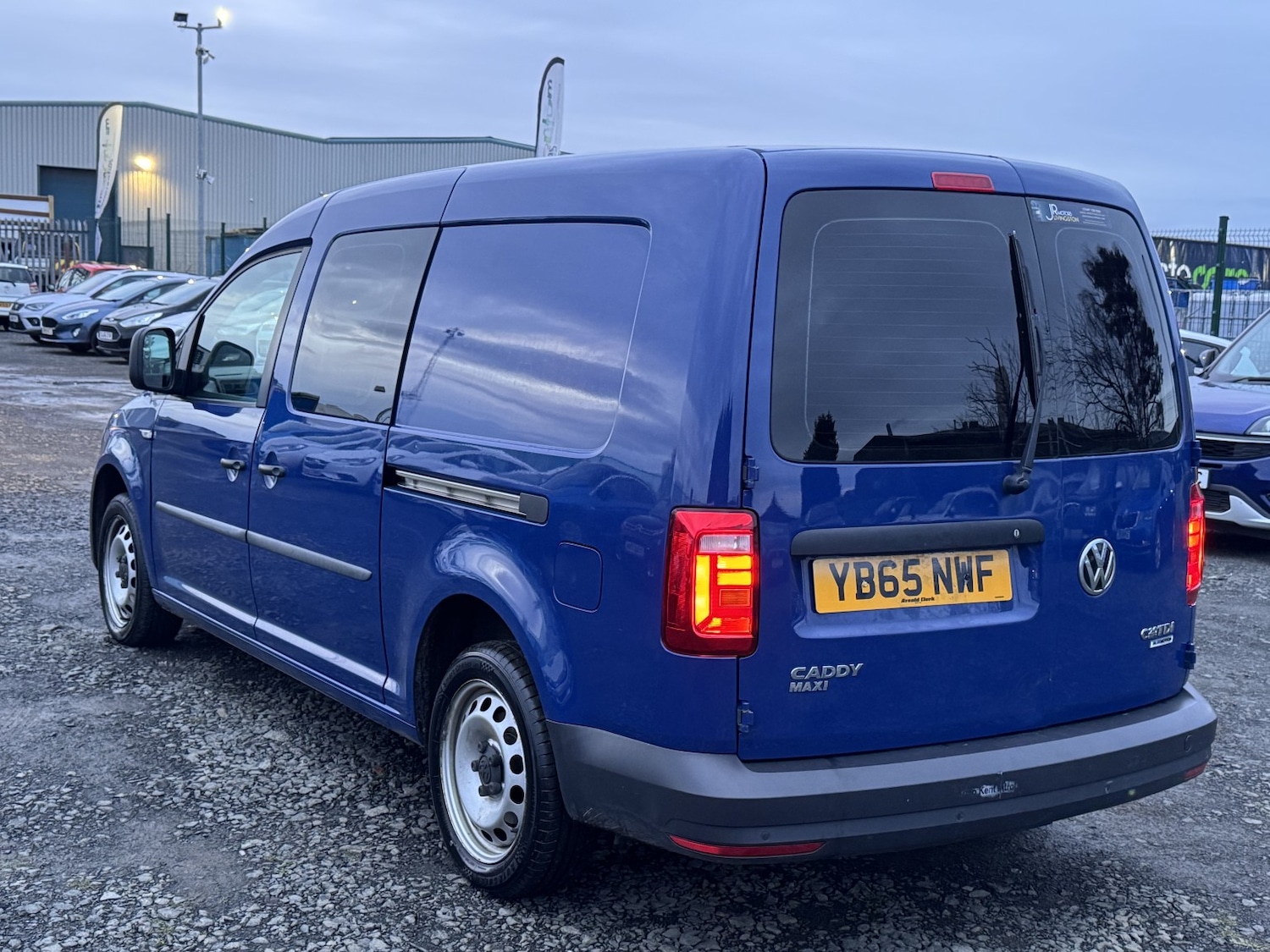 Used Volkswagen Caddy Maxi 2015 for sale - 76837040: Photo 10