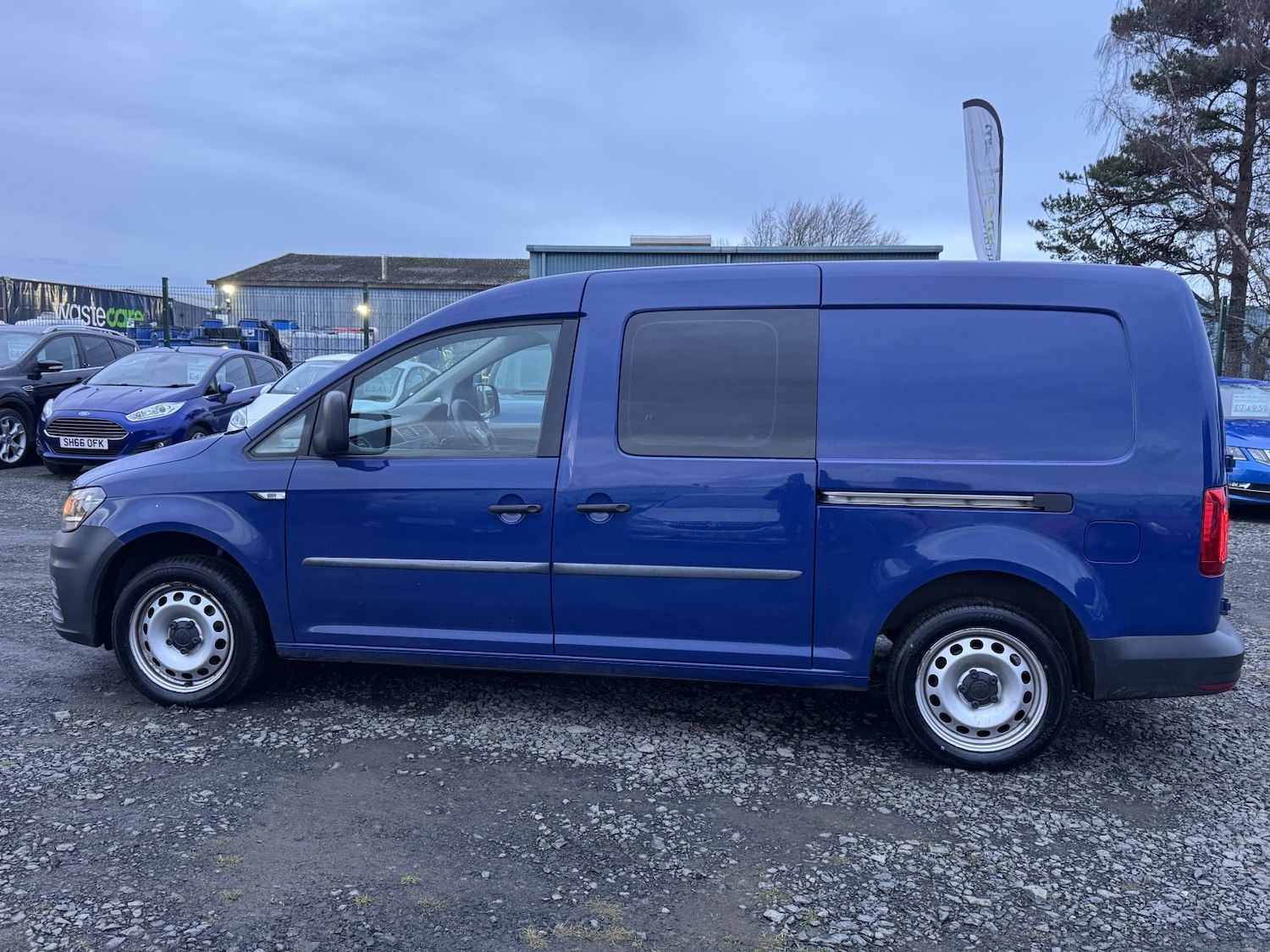 Used Volkswagen Caddy Maxi 2015 for sale - 76837040: Photo 11