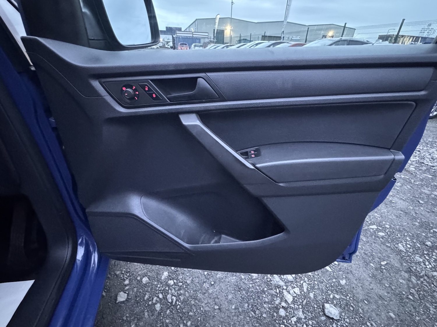 Used Volkswagen Caddy Maxi 2015 for sale - 76837040: Photo 18