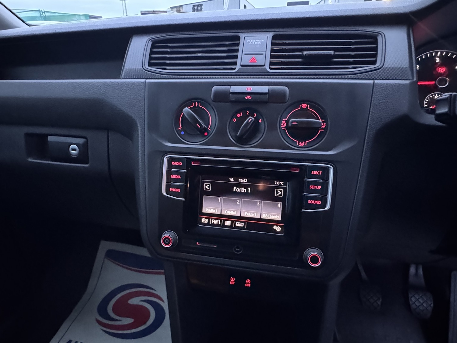 Used Volkswagen Caddy Maxi 2015 for sale - 76837040: Photo 21