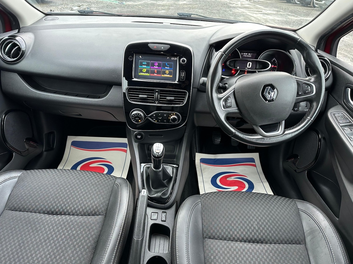 Used Renault Clio 2017 for sale - 76762163: Photo 16