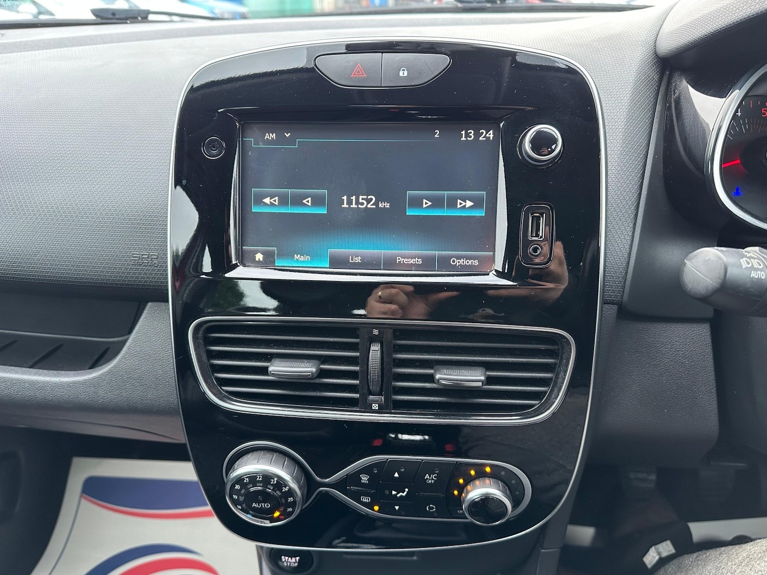 Used Renault Clio 2017 for sale - 76762163: Photo 20