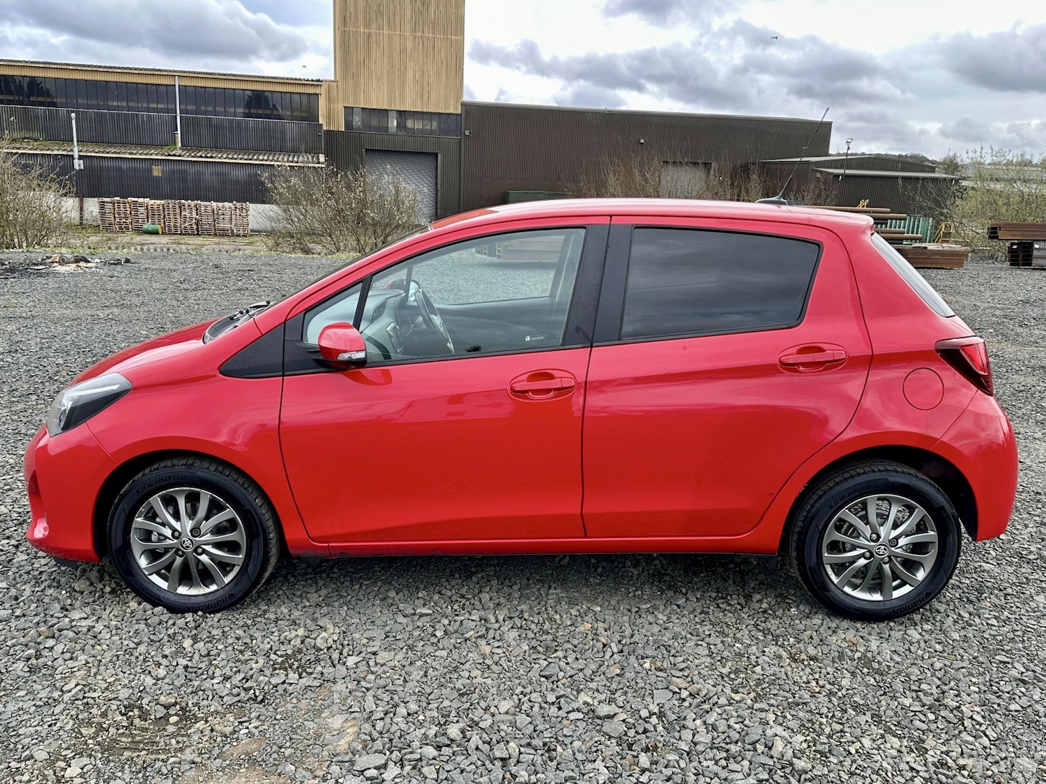 Used Toyota Yaris 2017 for sale - 78219599: Photo 11