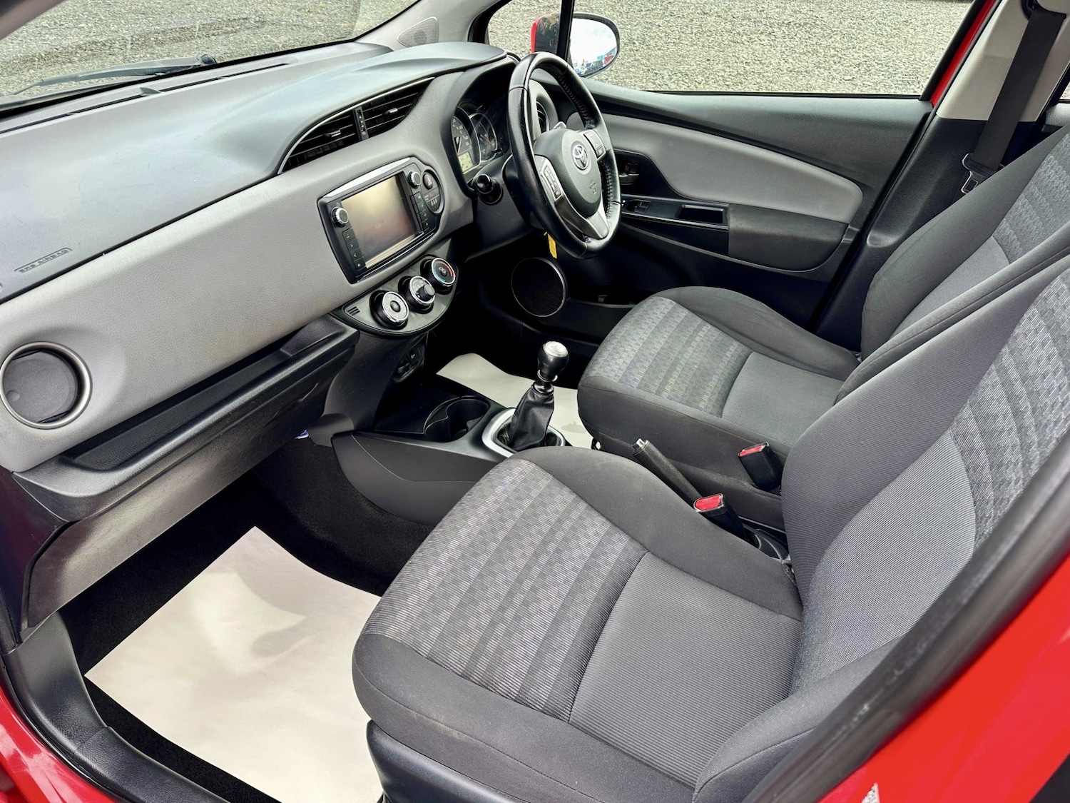 Used Toyota Yaris 2017 for sale - 78219599: Photo 12