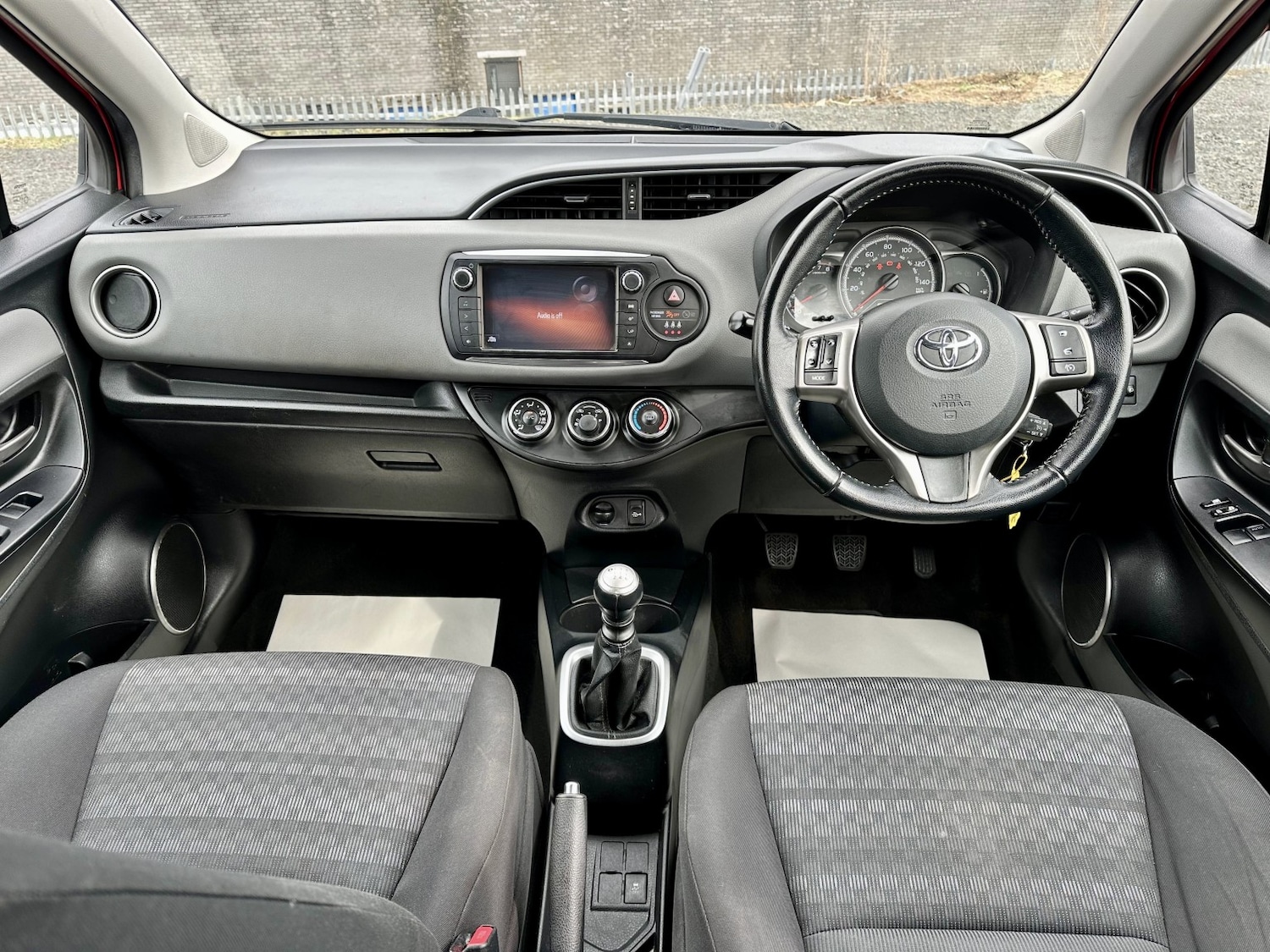 Used Toyota Yaris 2017 for sale - 78219599: Photo 14