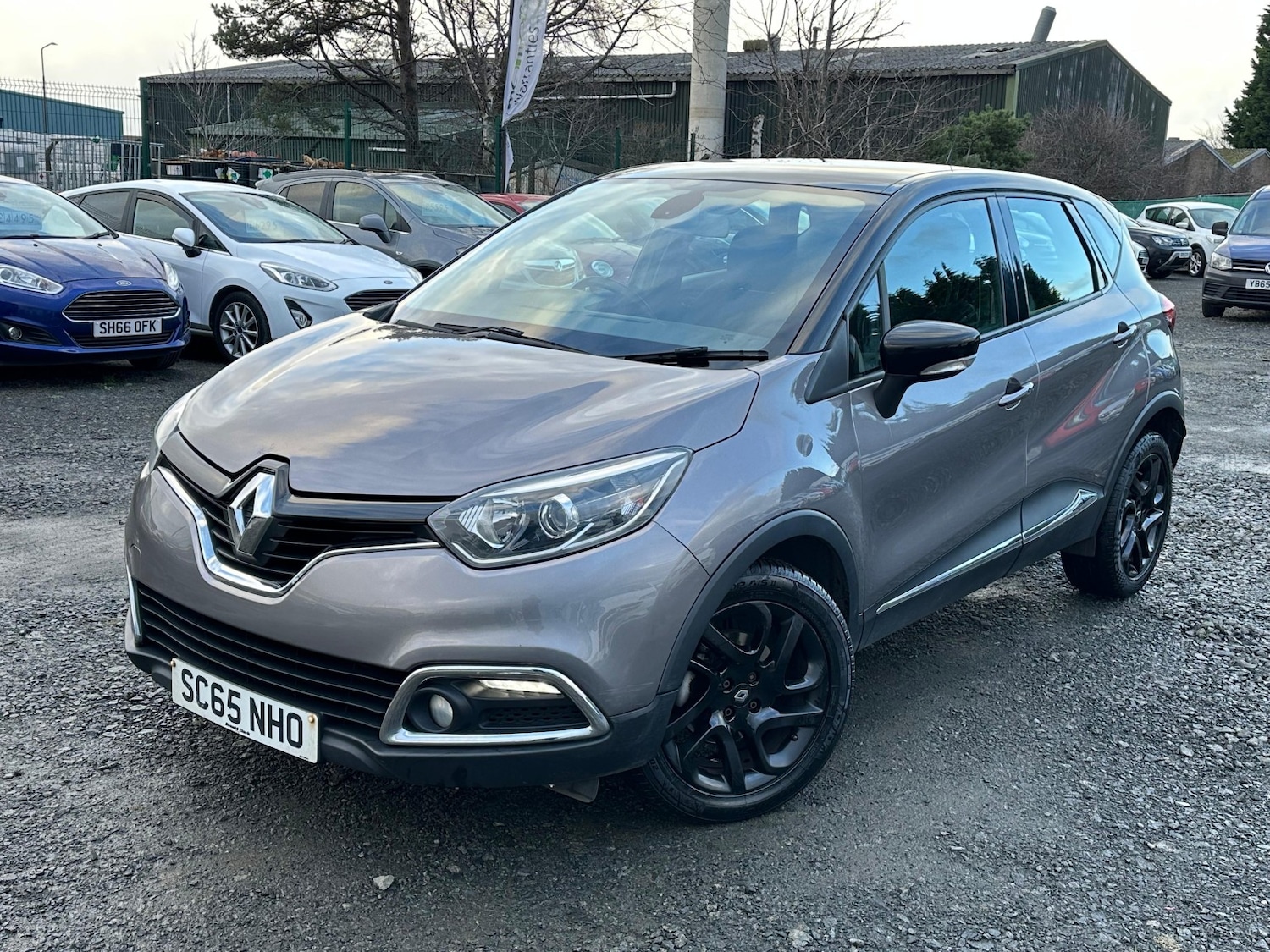Used Renault Captur 2015 for sale - 77643840: Photo 3