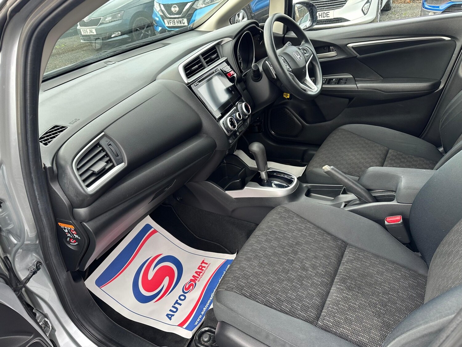 Used Honda Jazz 2015 for sale - 77370644: Photo 12