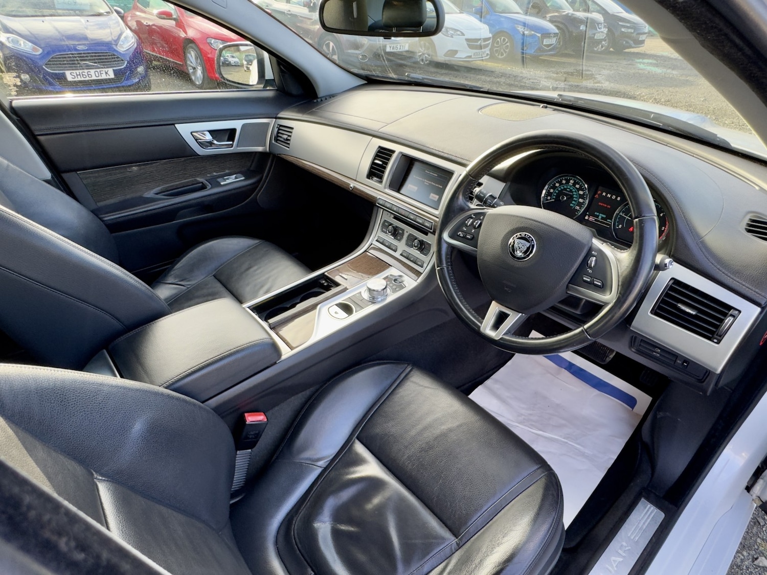 Used Jaguar XF 2015 for sale - 77001548: Photo 17