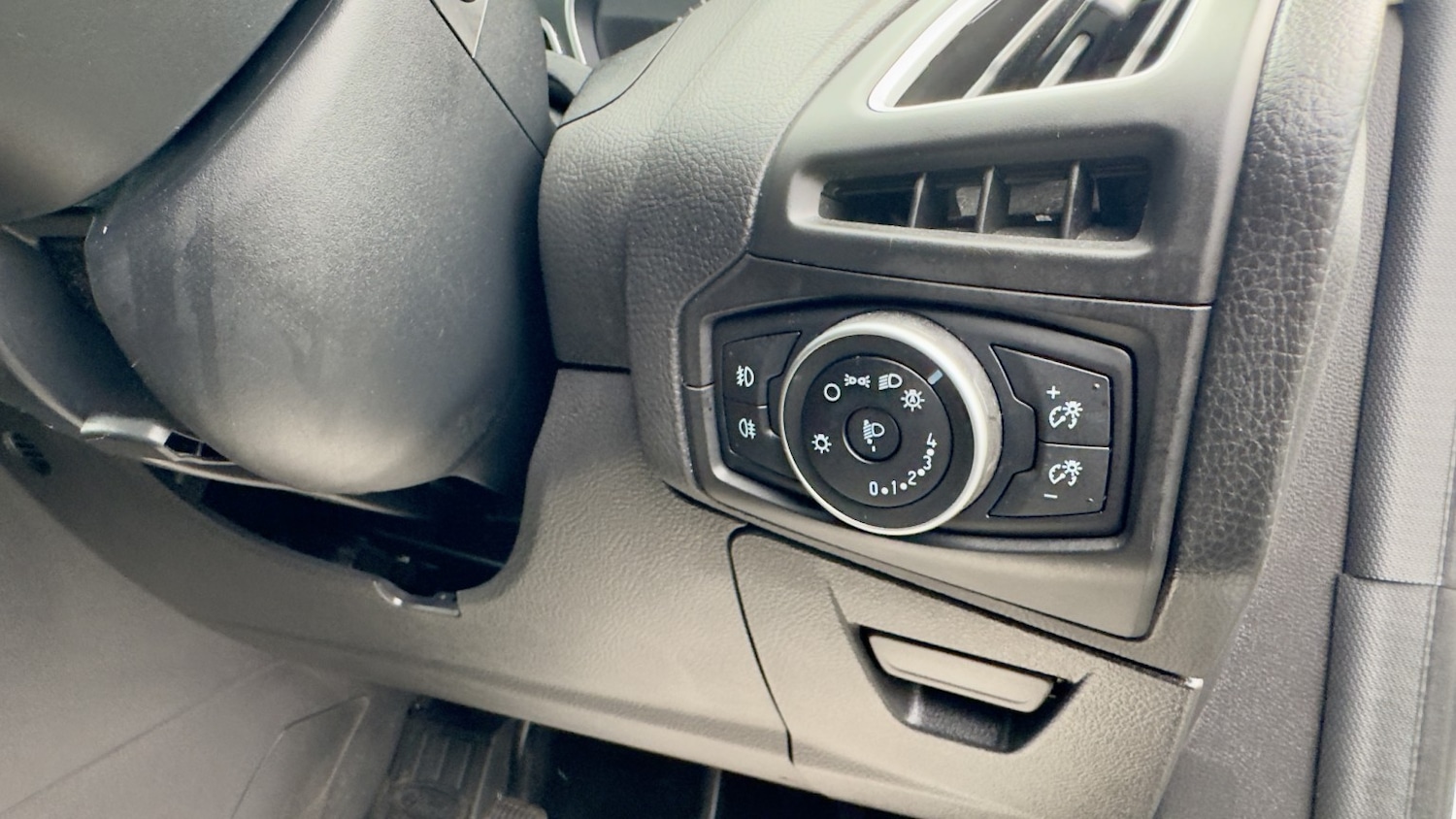 Used Ford Focus 2015 for sale - 76120267: Photo 23