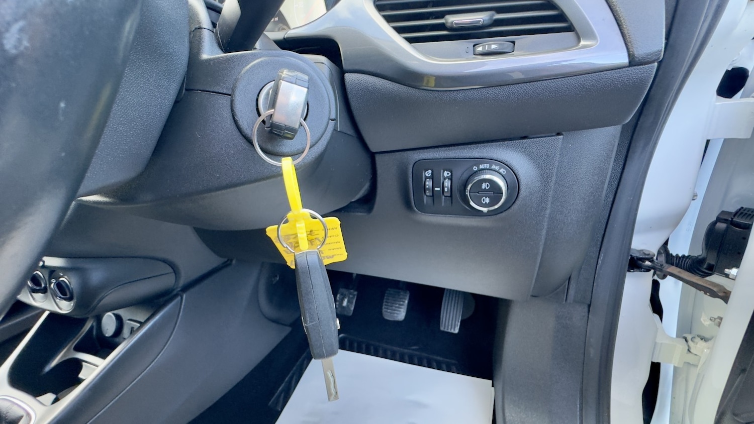 Used Vauxhall Corsa 2017 for sale - 76412257: Photo 24