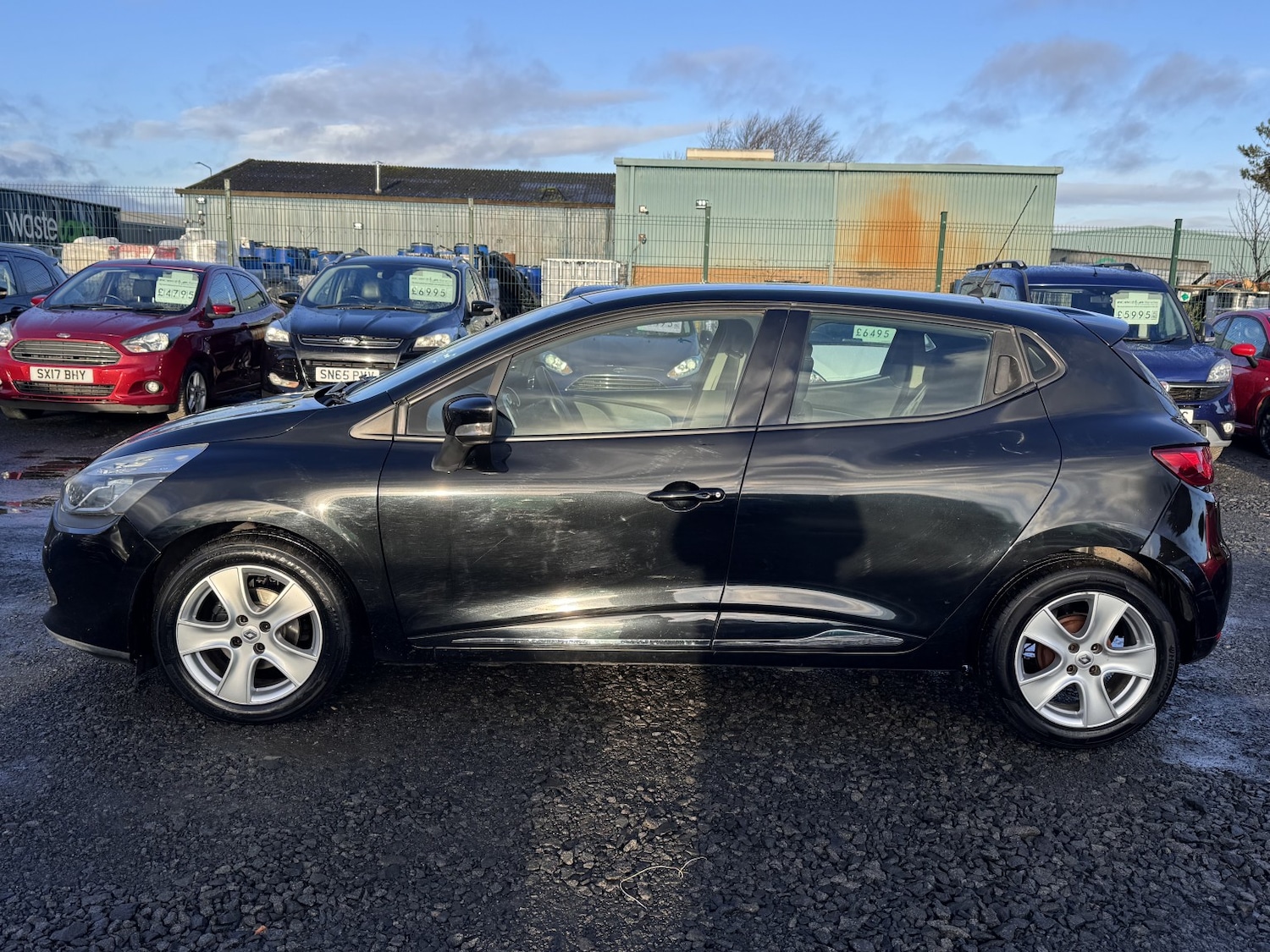 Used Renault Clio 2015 for sale - 76863870: Photo 12