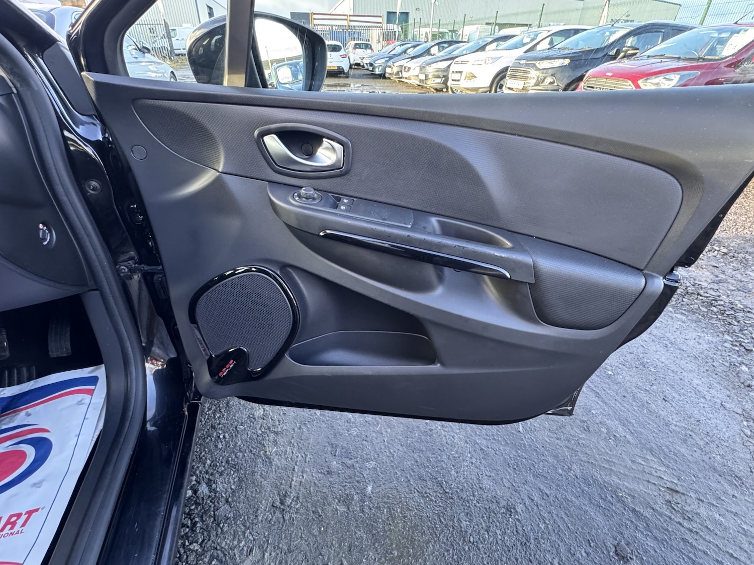 Used Renault Clio 2015 for sale - 76863870: Photo 16