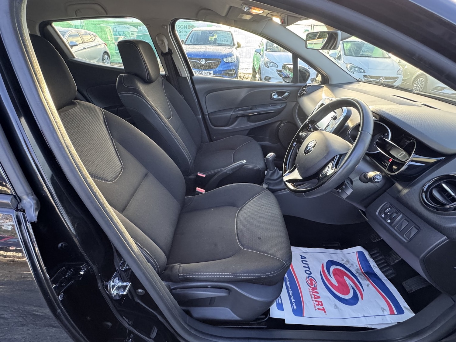 Used Renault Clio 2015 for sale - 76863870: Photo 18