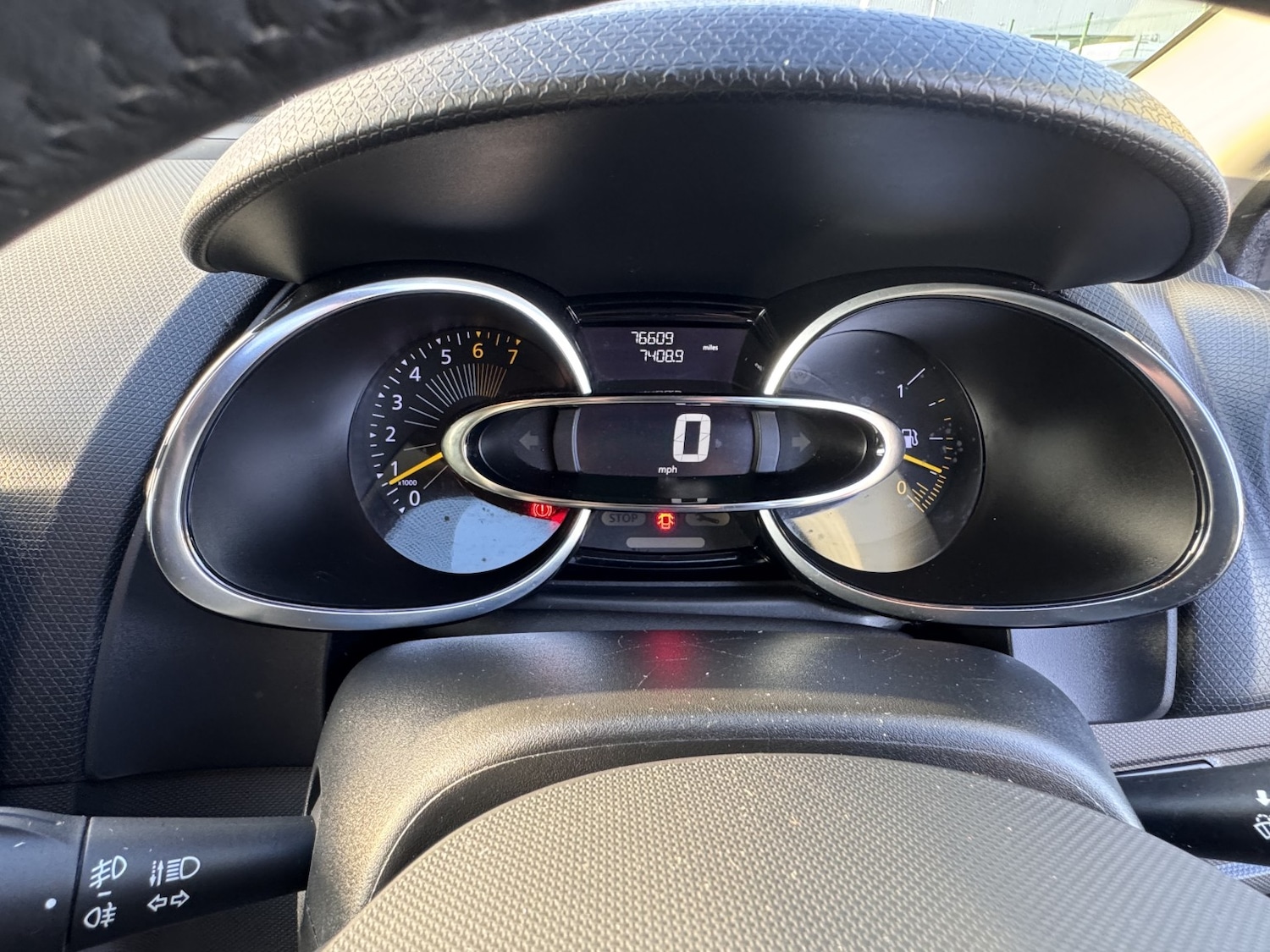 Used Renault Clio 2015 for sale - 76863870: Photo 19