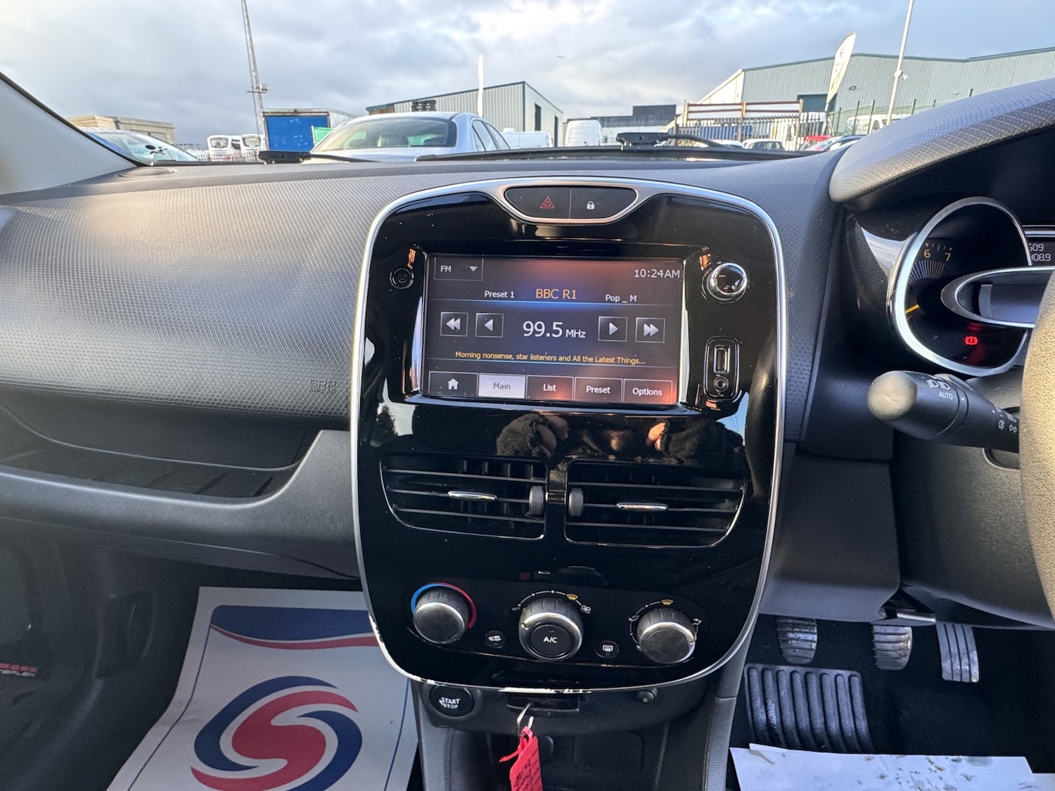 Used Renault Clio 2015 for sale - 76863870: Photo 20