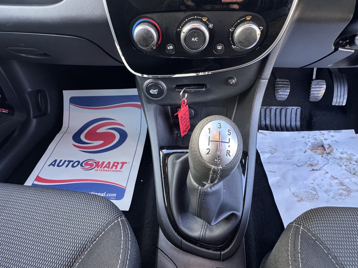 Used Renault Clio 2015 for sale - 76863870: Photo 21