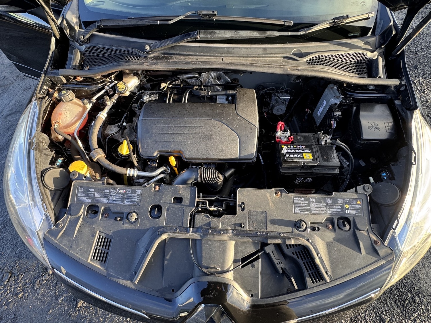 Used Renault Clio 2015 for sale - 76863870: Photo 25