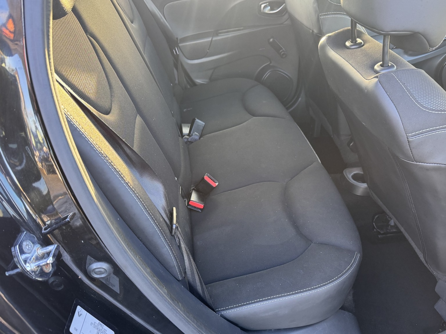 Used Renault Clio 2015 for sale - 76863870: Photo 27