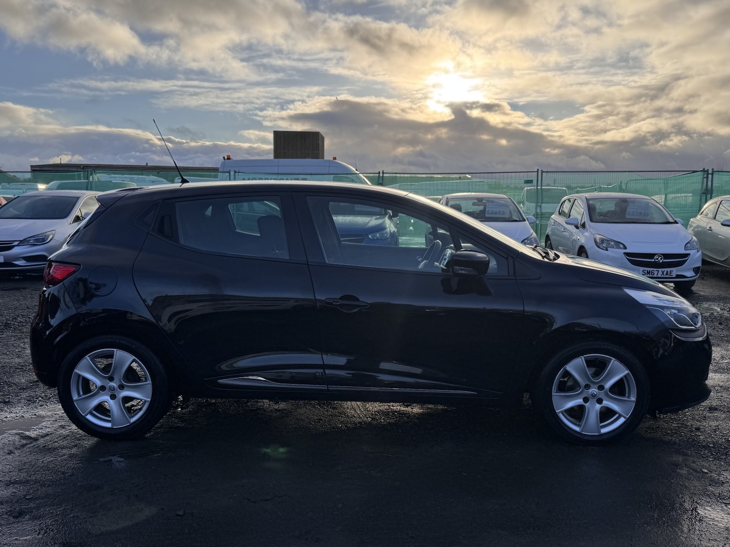 Used Renault Clio 2015 for sale - 76863870: Photo 7