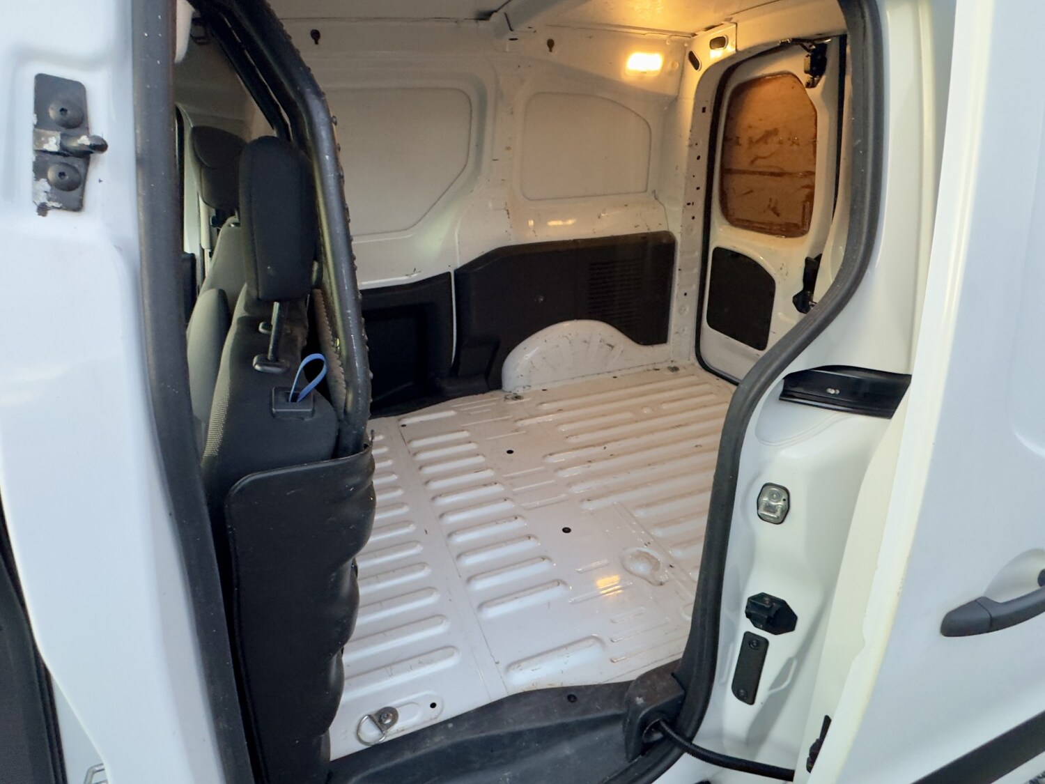 Used Peugeot Partner 2014 for sale - 76637459: Photo 19