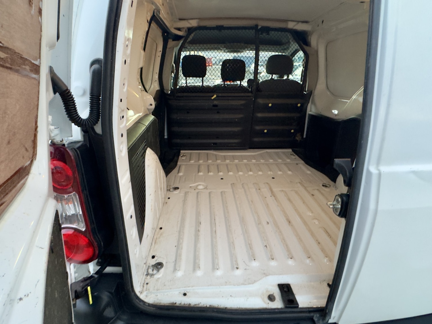 Used Peugeot Partner 2014 for sale - 76637459: Photo 21