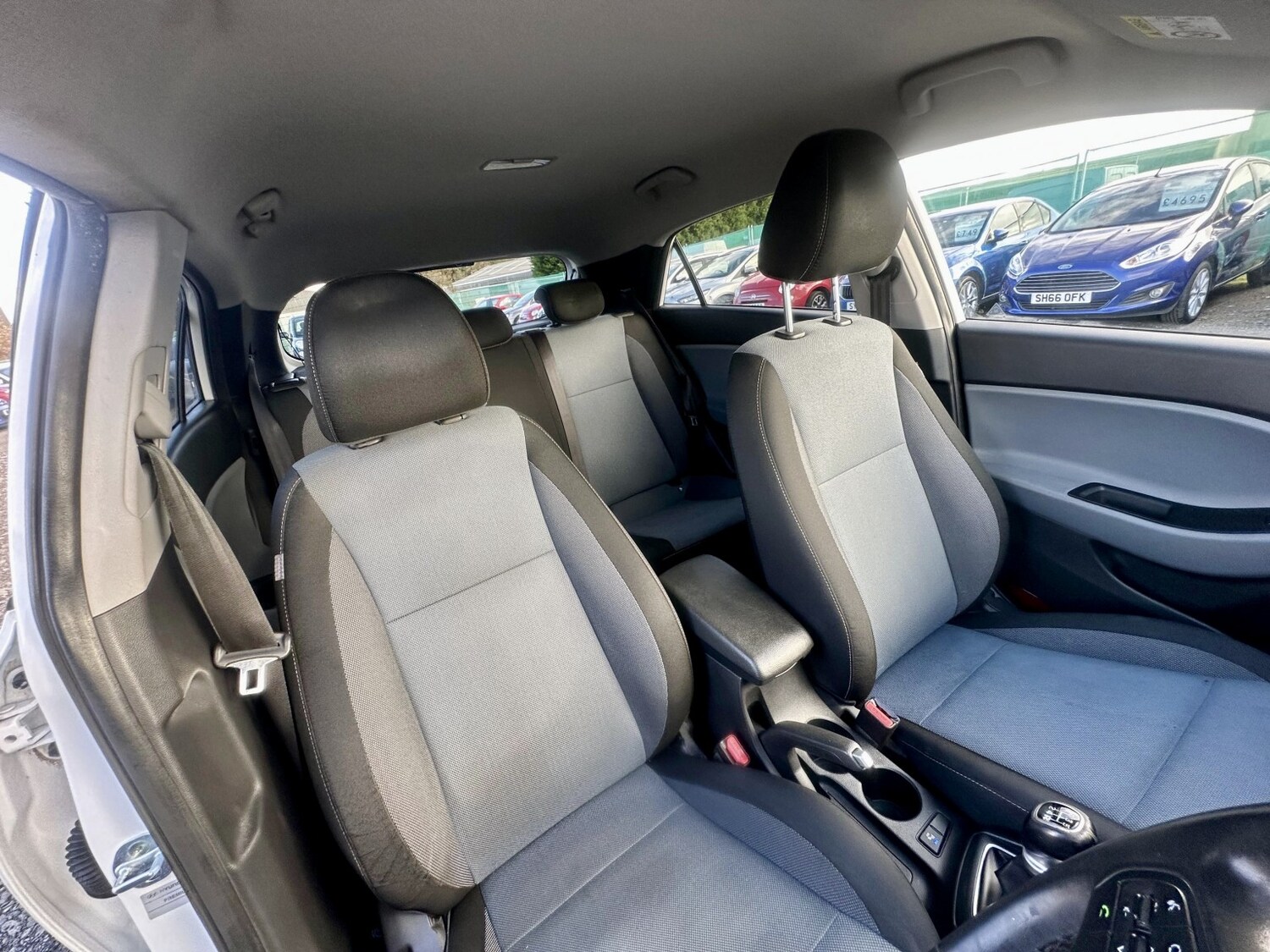 Used Hyundai i20 2015 for sale - 76358184: Photo 21