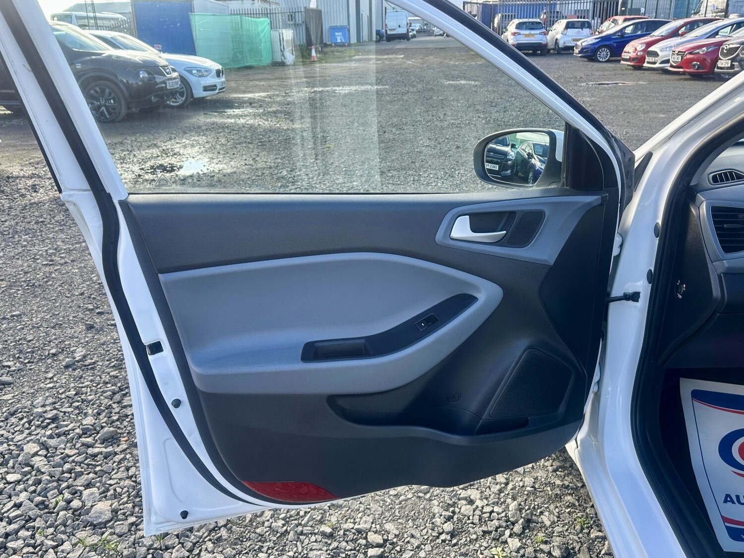 Used Hyundai i20 2015 for sale - 76358184: Photo 23