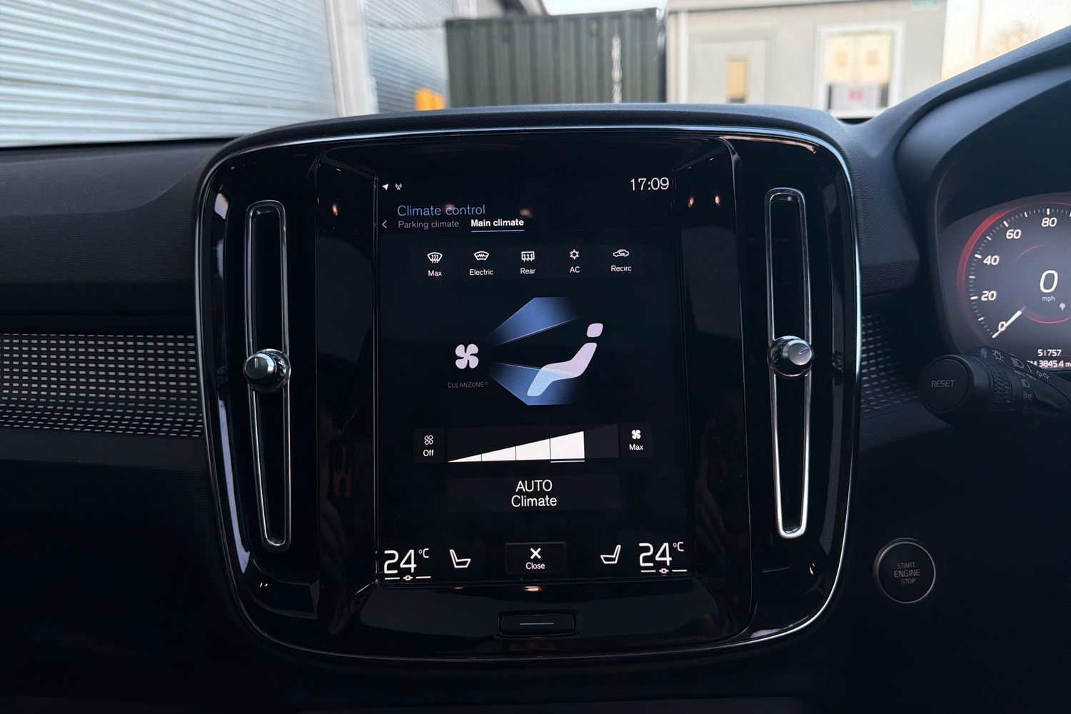 Used Volvo XC40 2018 for sale - 77979728: Photo 7