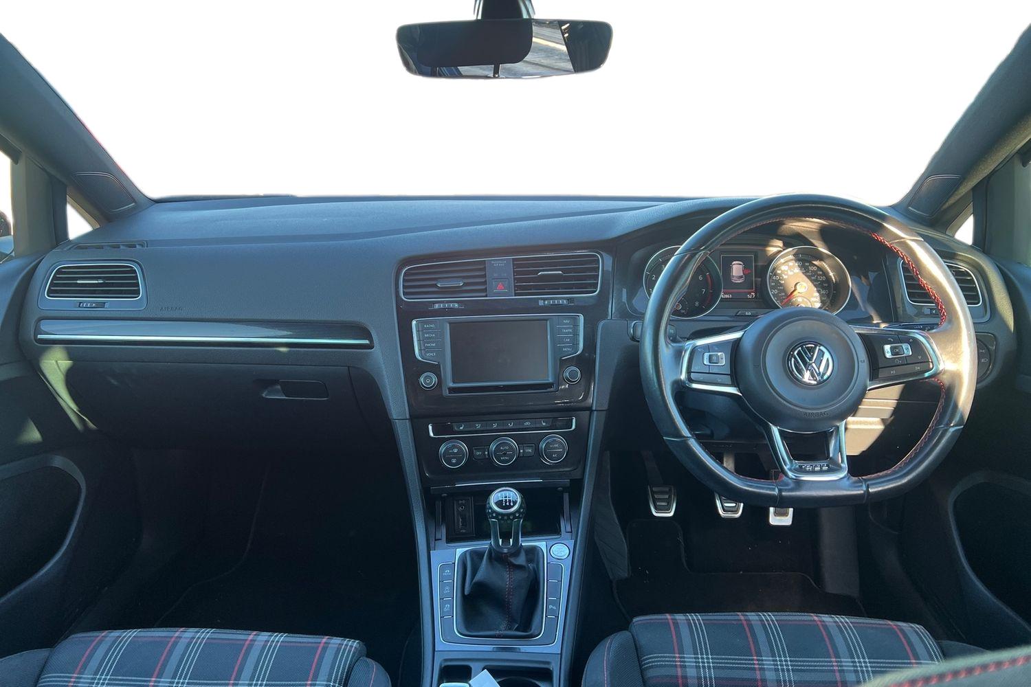 Used Volkswagen Golf 2017 for sale - 76857016: Photo 3