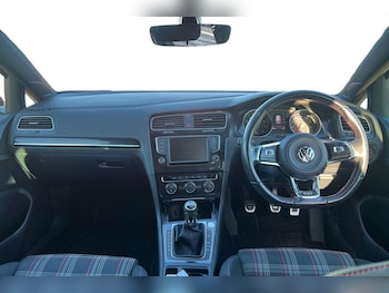 Used Volkswagen Golf 2017 for sale - 76857016: Photo