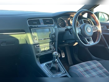 Used Volkswagen Golf 2017 for sale - 76857016: Photo