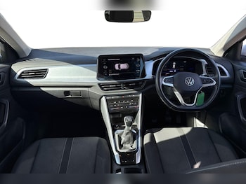 Used Volkswagen T-Roc 2022 for sale - 75898798: Photo