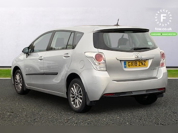 Used Toyota Verso 2018 for sale - 76972748: Photo