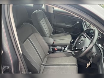 Used Volkswagen T-Roc 2019 for sale - 79043368: Photo
